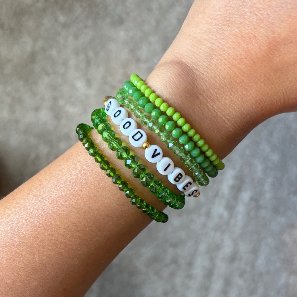 GOOD VIBES Beaded Bracelet Set